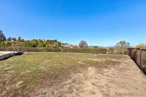 Exterior - 17648 Valle Verde Rd, Poway, CA 92064 photo 7 of 11