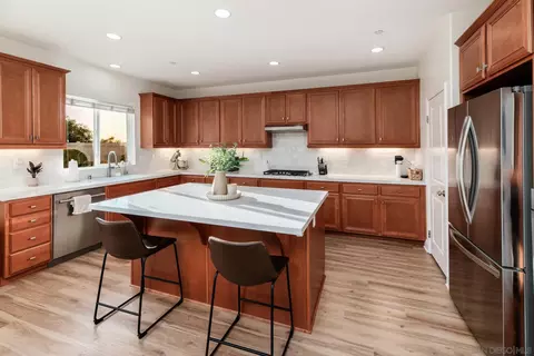 Kitchen - 44297 Marcelina Ct, Temecula, CA 92592 photo 2 of 3