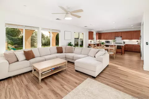 Living - 44297 Marcelina Ct, Temecula, CA 92592 photo 5 of 5