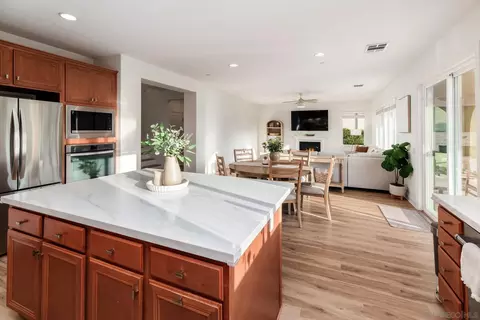 Kitchen - 44297 Marcelina Ct, Temecula, CA 92592 photo 3 of 3