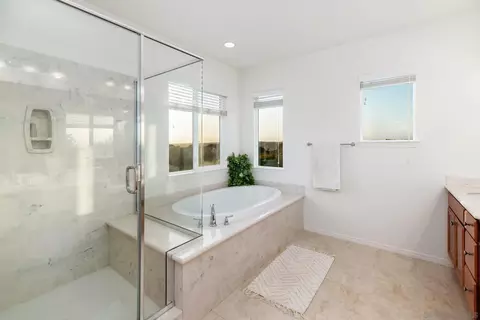 Bath - 44297 Marcelina Ct, Temecula, CA 92592 photo 3 of 4