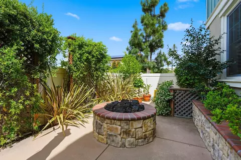Exterior - 676 Manzanita Ln, Encinitas, CA 92024 photo 5 of 7