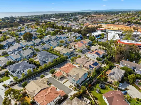 View/Area - 676 Manzanita Ln, Encinitas, CA 92024 photo 3 of 10