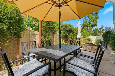 Exterior - 676 Manzanita Ln, Encinitas, CA 92024 photo 4 of 7