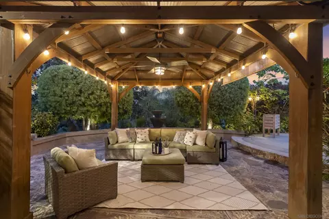 Exterior - 14998 Budwin Ln, Poway, CA 92064 photo 5 of 10
