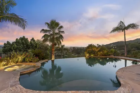 Exterior - 14998 Budwin Ln, Poway, CA 92064 photo 2 of 10