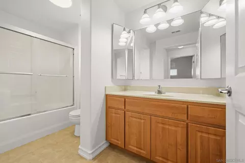 Bath - 2708 Lake Pointe #209, Spring Valley, CA 91977 photo 3 of 6
