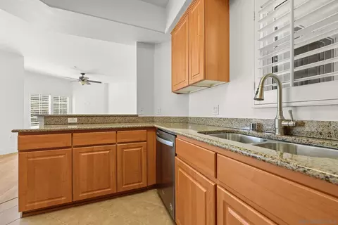 Kitchen - 2708 Lake Pointe #209, Spring Valley, CA 91977 photo 4 of 5