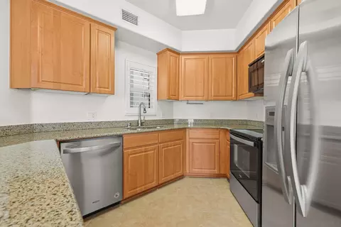 Kitchen - 2708 Lake Pointe #209, Spring Valley, CA 91977 photo 2 of 5