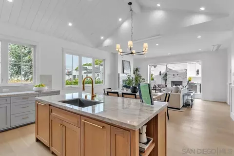 1054 Isabella Ave, Coronado, CA 92118