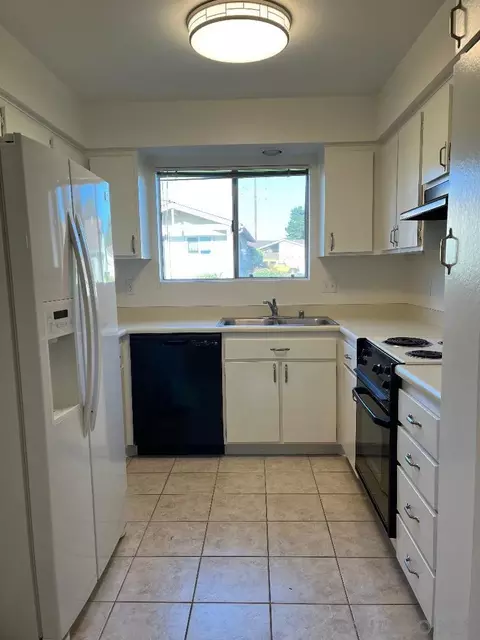 1030 Plover, Oceanside, CA 92057 photo 4