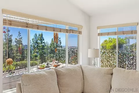 Living - 2501 Columbine Dr, Alpine, CA 91901 photo 4 of 5