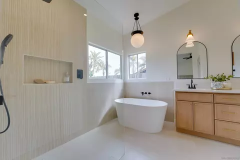 Bath - 1912 Andrews Ct, Oceanside, CA 92054 photo 5 of 12