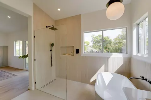 Bath - 1912 Andrews Ct, Oceanside, CA 92054 photo 6 of 12