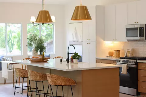 Kitchen - 1912 Andrews Ct, Oceanside, CA 92054 photo 4 of 11