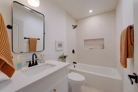 Bath - 1912 Andrews Ct, Oceanside, CA 92054 photo 1 of 12