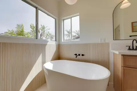 Bath - 1912 Andrews Ct, Oceanside, CA 92054 photo 7 of 12