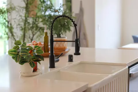 Kitchen - 1912 Andrews Ct, Oceanside, CA 92054 photo 7 of 11