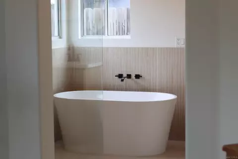 Bath - 1912 Andrews Ct, Oceanside, CA 92054 photo 10 of 12
