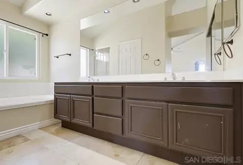 Bath - 2858 Manzanita View Rd, Alpine, CA 91901 photo 1 of 3