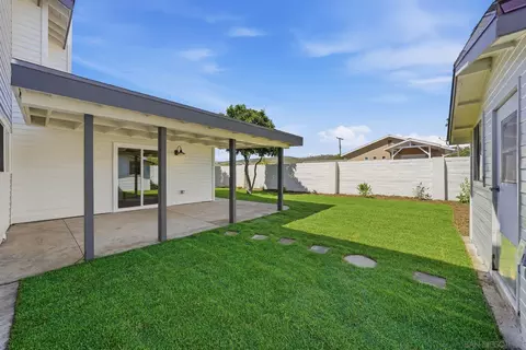 Exterior - 14212 Tobiasson Rd, Poway, CA 92064 photo 3 of 9