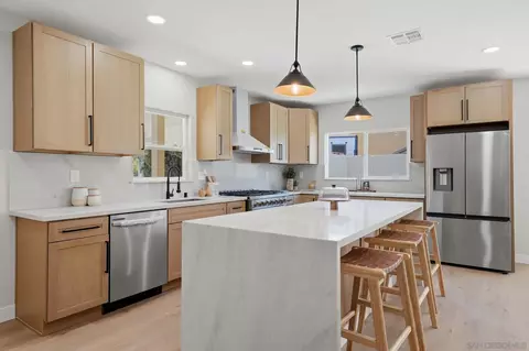 Kitchen - 14212 Tobiasson Rd, Poway, CA 92064 photo 2 of 7