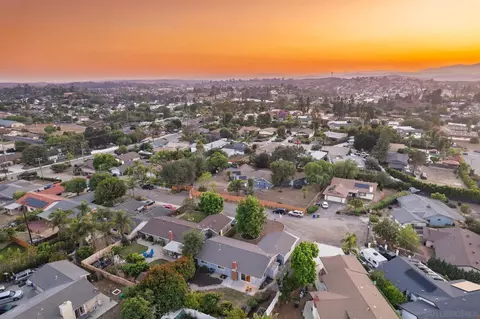 View/Area - 187 Del Sureno, Fallbrook, CA 92028 photo 4 of 4