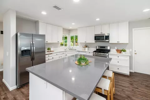 Kitchen - 187 Del Sureno, Fallbrook, CA 92028 photo 3 of 4
