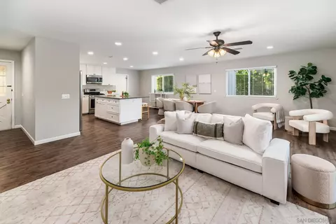 Living - 187 Del Sureno, Fallbrook, CA 92028 photo 3 of 3
