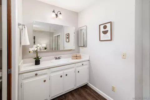 Bath - 187 Del Sureno, Fallbrook, CA 92028 photo 1 of 2