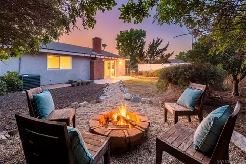 Exterior - 187 Del Sureno, Fallbrook, CA 92028 photo 2 of 8