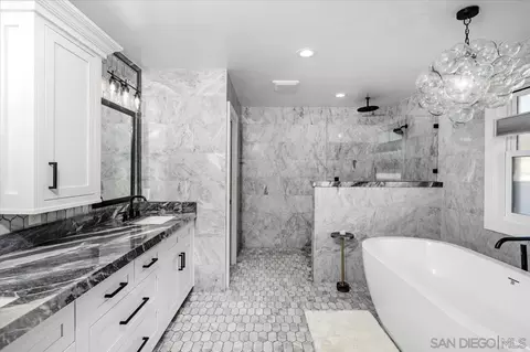 Bath - 14272 Jerome Dr, Poway, CA 92064 photo 2 of 8