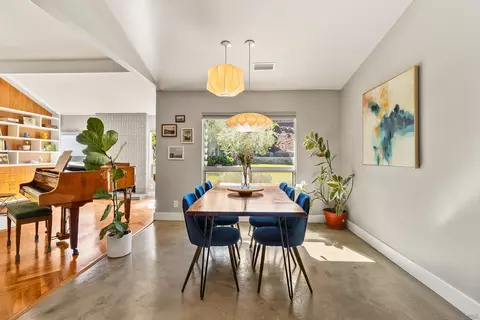 Dining - 1041 Saint Albans #1, Encinitas, CA 92024 photo 2 of 3