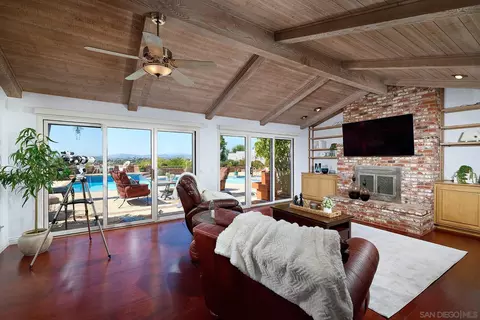 Living - 17505 Corte Lomas Verdes, Poway, CA 92064 photo 3 of 3