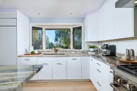 Kitchen - 17505 Corte Lomas Verdes, Poway, CA 92064 photo 4 of 4