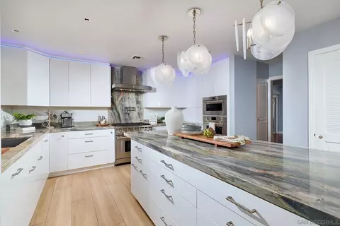 Kitchen - 17505 Corte Lomas Verdes, Poway, CA 92064 photo 3 of 4