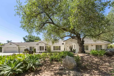 10525 Burned Oak Ln, Escondido, CA 92026
