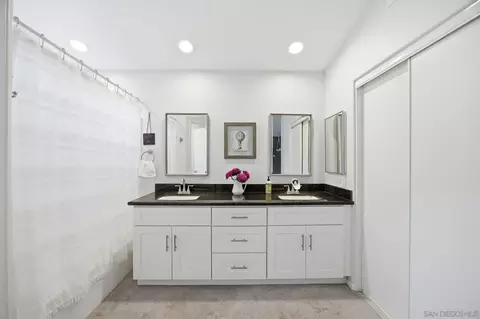 Bath - 1804 Key Largo Rd, Vista, CA 92081 photo 3 of 3