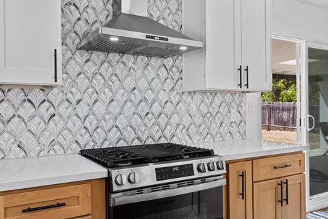Kitchen - 3027 Linda Dr, Oceanside, CA 92056 photo 2 of 5