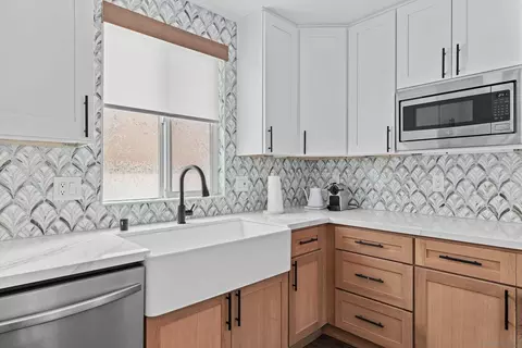 Kitchen - 3027 Linda Dr, Oceanside, CA 92056 photo 3 of 5