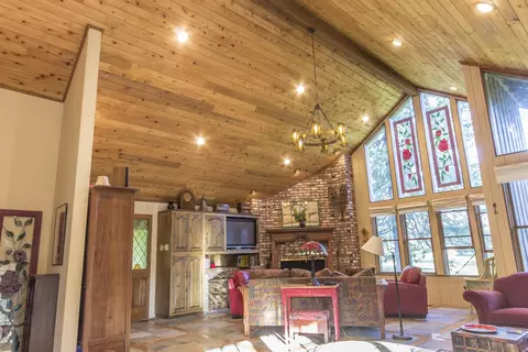 Living - 28831 Spruce, Pine Valley, CA 91962 photo 7 of 10