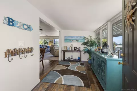 Entry Way - 116 Havenview Ln, Oceanside, CA 92056 photo 2 of 2