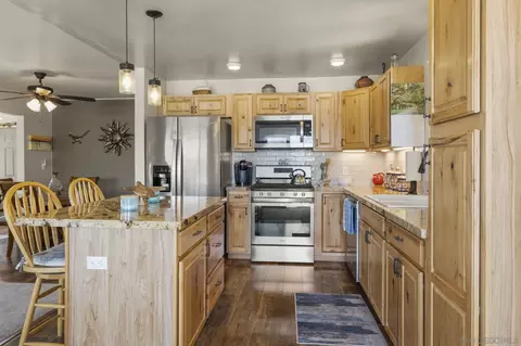 Kitchen - 116 Havenview Ln, Oceanside, CA 92056 photo 3 of 6