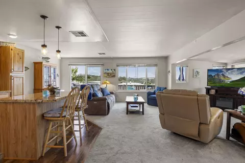 Living - 116 Havenview Ln, Oceanside, CA 92056 photo 1 of 5