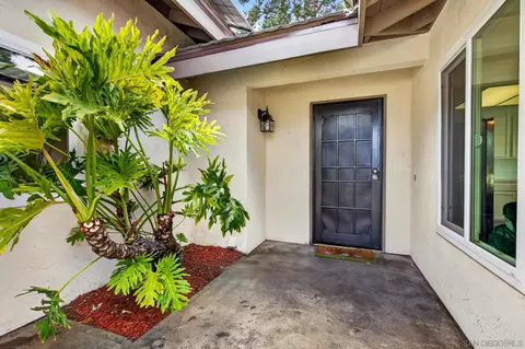 Entry Way - 1272 Lancer Gln, Escondido, CA 92029 photo 1 of 2