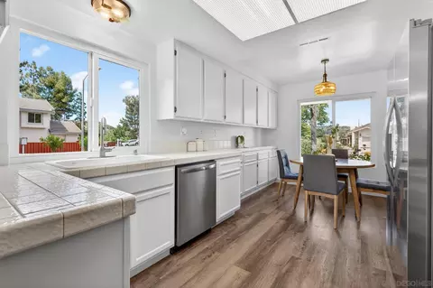 Kitchen - 1272 Lancer Gln, Escondido, CA 92029 photo 2 of 3