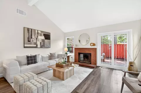 Living - 1272 Lancer Gln, Escondido, CA 92029 photo 1 of 3