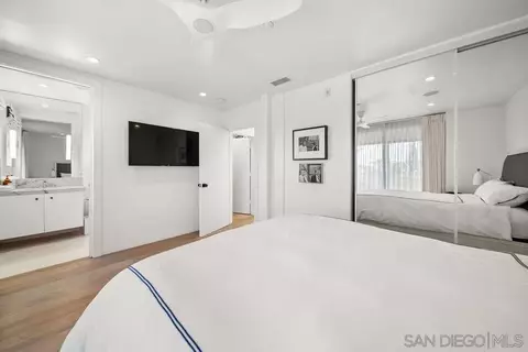 Bedroom - 231 Bonair St, La Jolla, CA 92037 photo 7 of 7