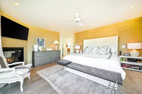 Bedroom - 231 Bonair St, La Jolla, CA 92037 photo 1 of 7
