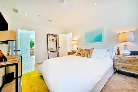 Bedroom - 231 Bonair St, La Jolla, CA 92037 photo 4 of 7